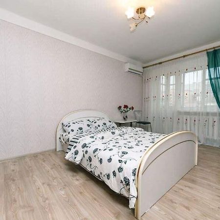 Comfortable One Bad Near Guliver Kiew Exterior foto