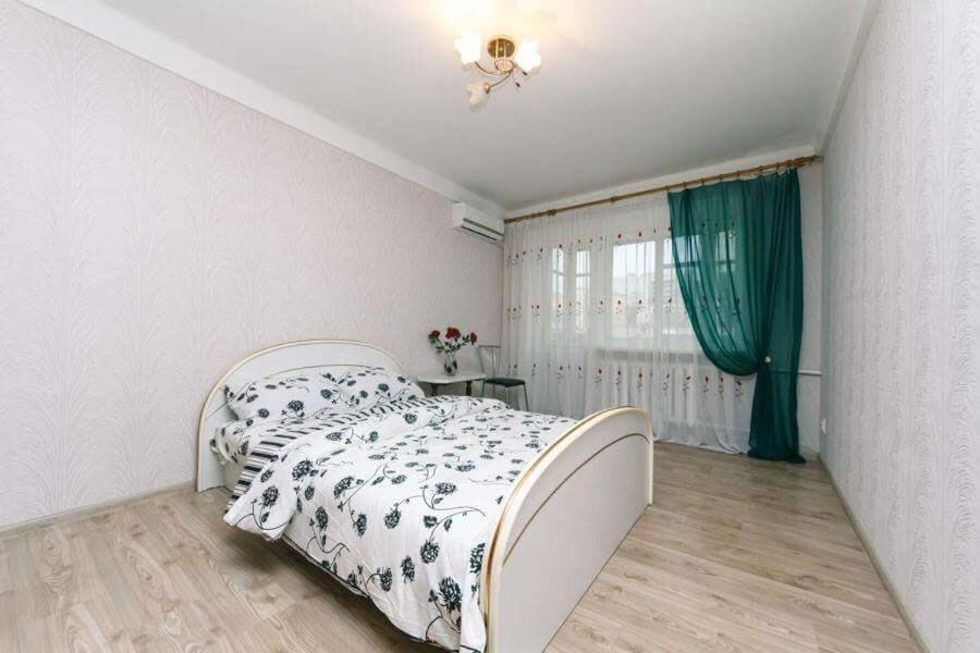 Comfortable One Bad Near Guliver Kiew Exterior foto